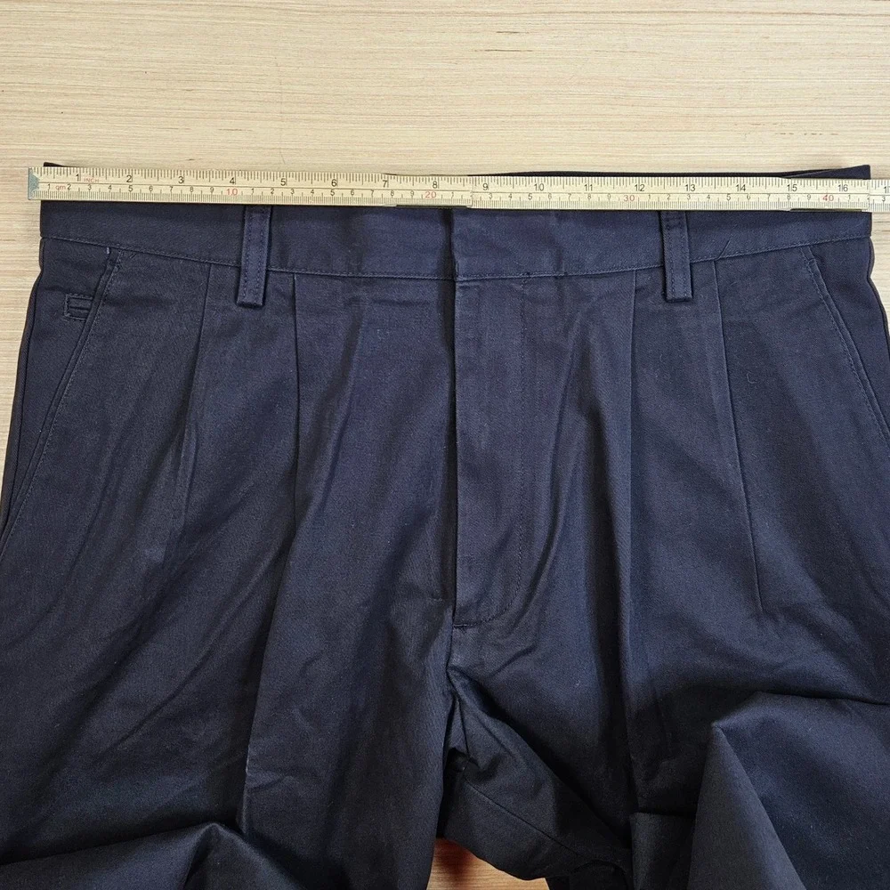 Dockers True Chino Mens 33x32 Navy Blue D4 Relaxed Fit Pleated Pants NEW